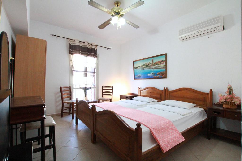 Traditional Apartments Alexandra Meyísti Chambre photo