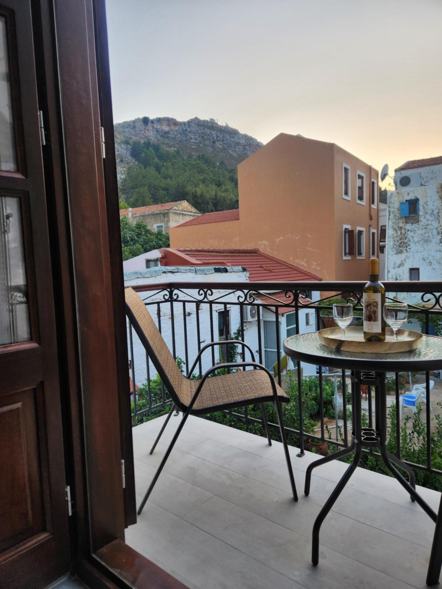 Traditional Apartments Alexandra Meyísti Extérieur photo