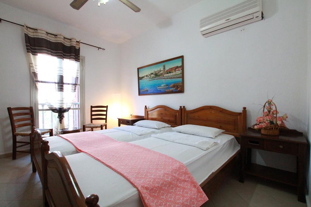 Traditional Apartments Alexandra Meyísti Chambre photo